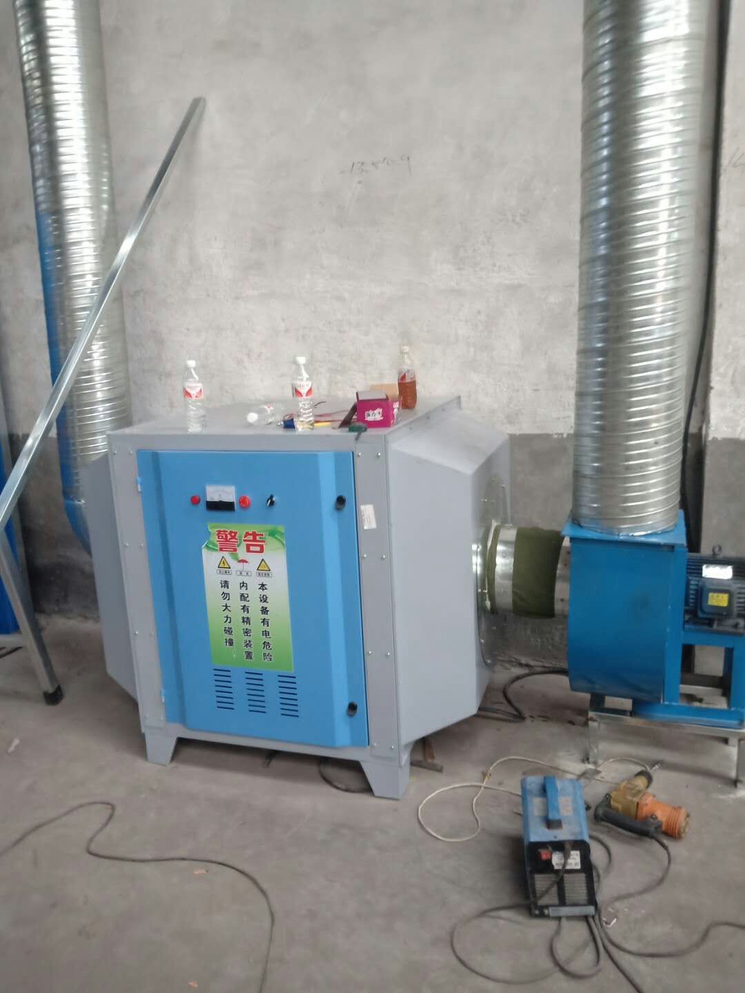 熔噴布靜電駐極機(jī)